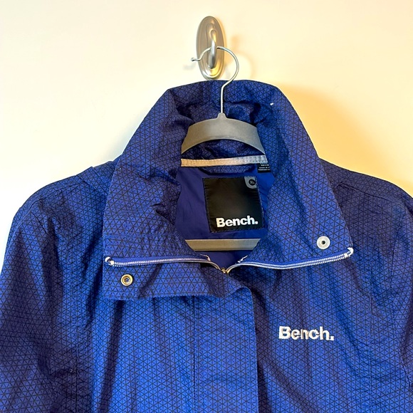 Vintage Bench lightweight jacket in a striking cobalt blue/purple - Picture 2 of 8